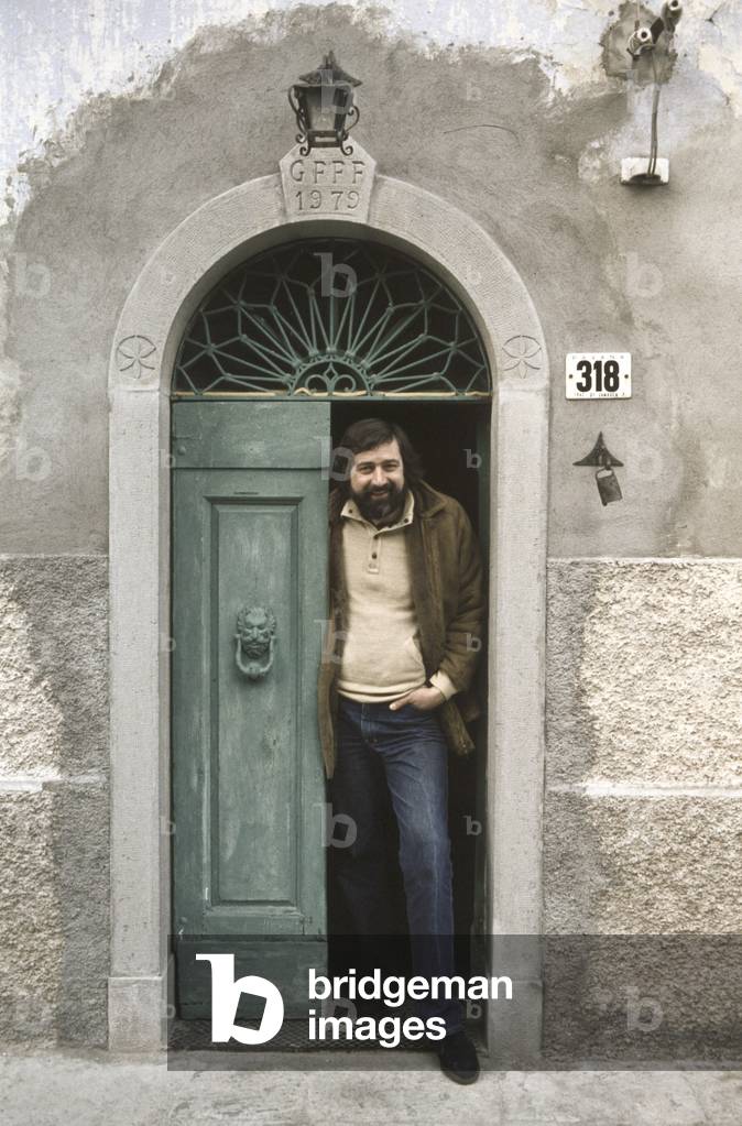 Francesco Guccini at home