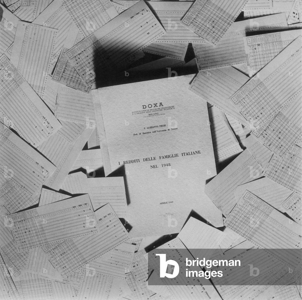 The book I redditi delle famiglie italiano nel 1948 by Pierpaolo Luzzatto Fegiz, Italy