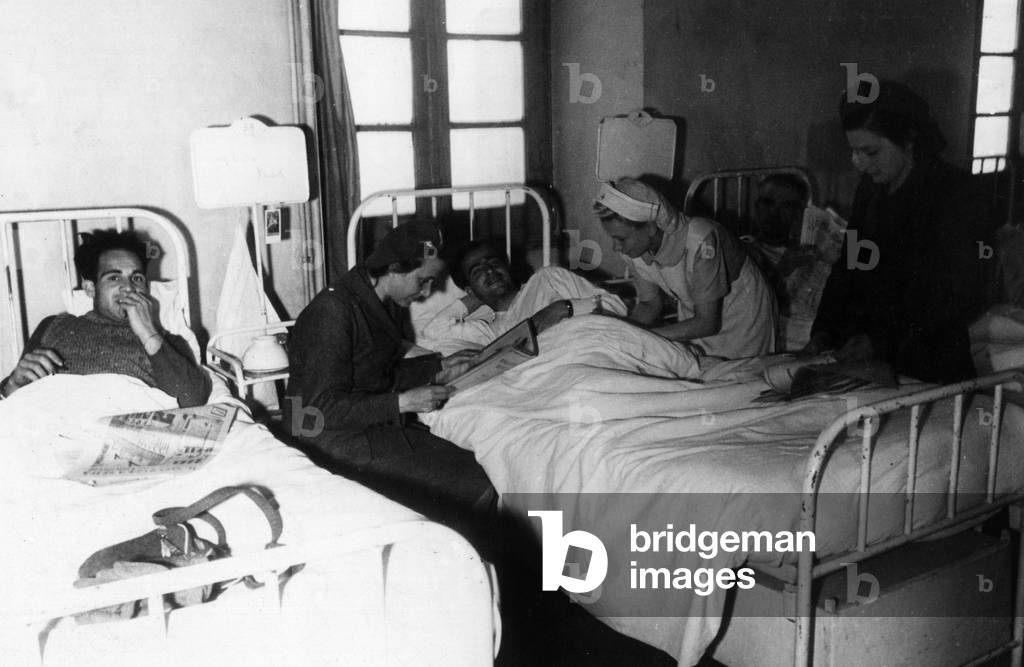 Auxiliaries visiting the wounded at Alessandria