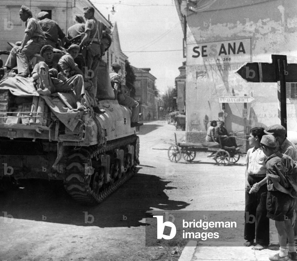 Allied infantry unit on a tank