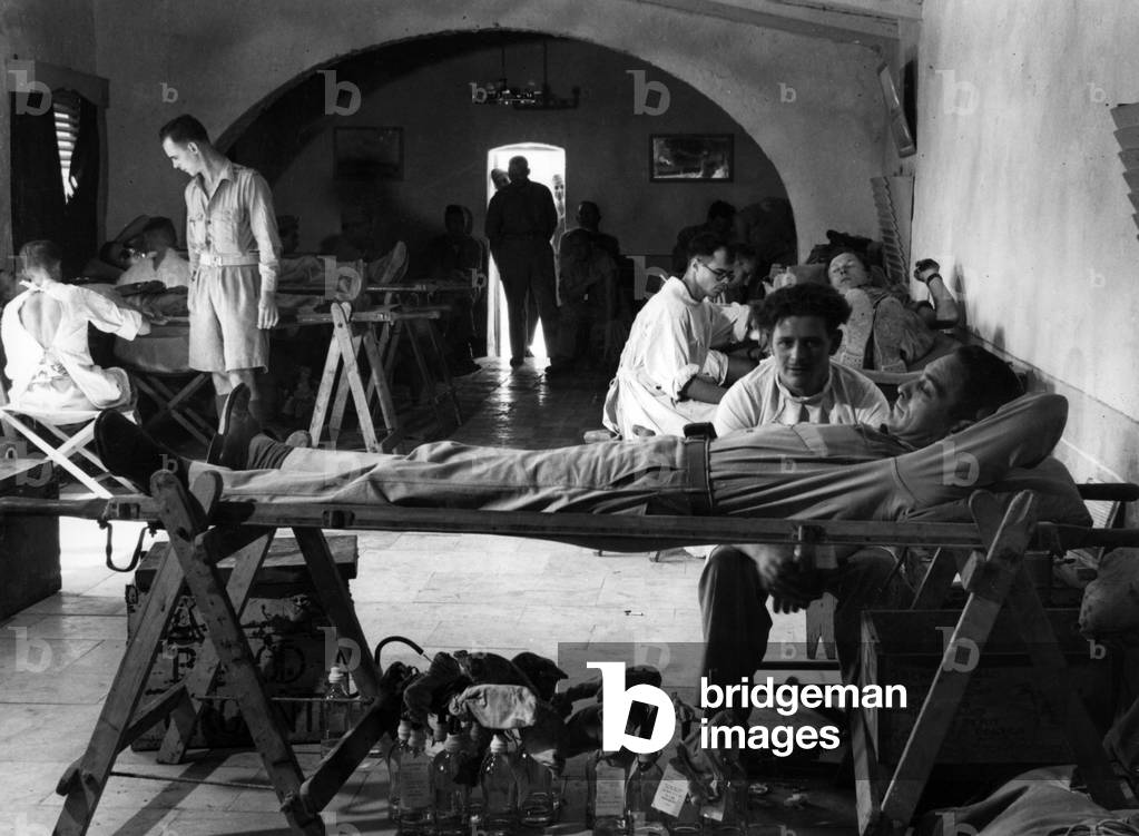 Military blood transfusion center, 1944 (photo)