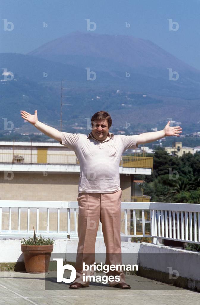 Mario Merola raising his arms