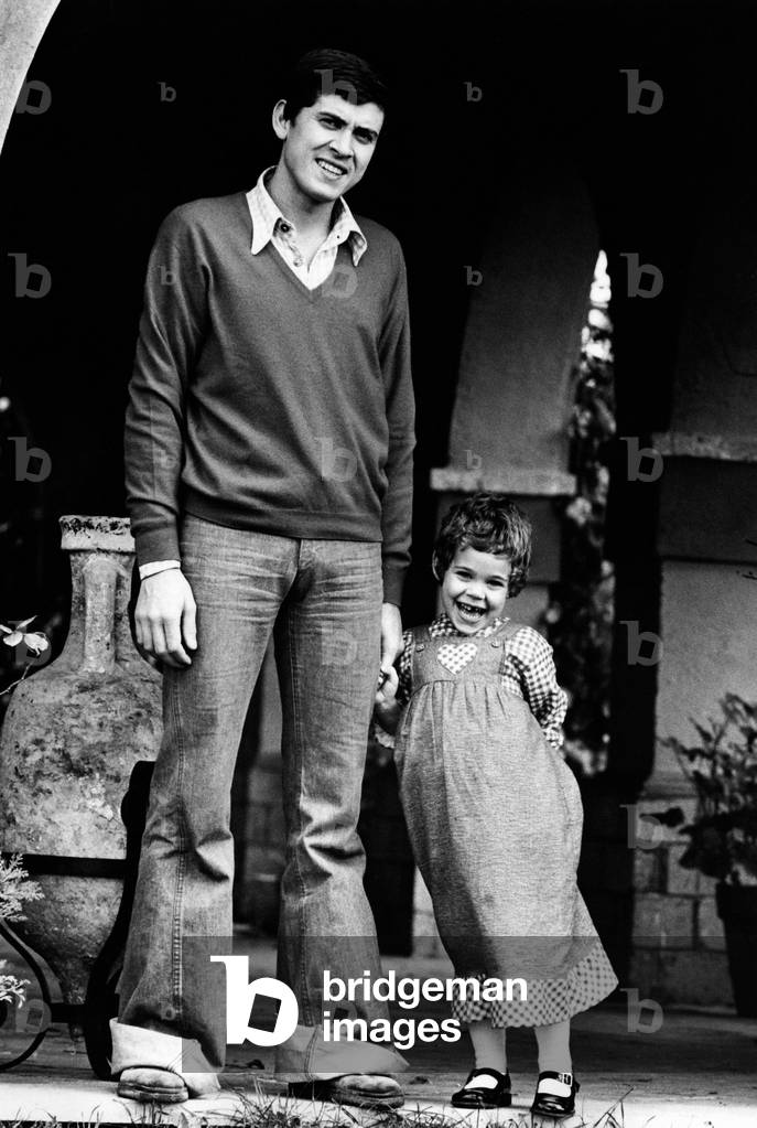 Gianni Morandi with the little Marianna
