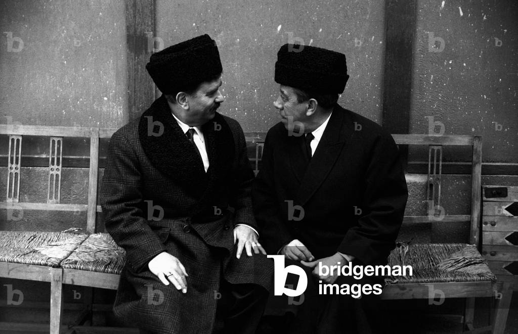 Gino Cervi looking Fernandel in the eye in Don Camillo in Moscow