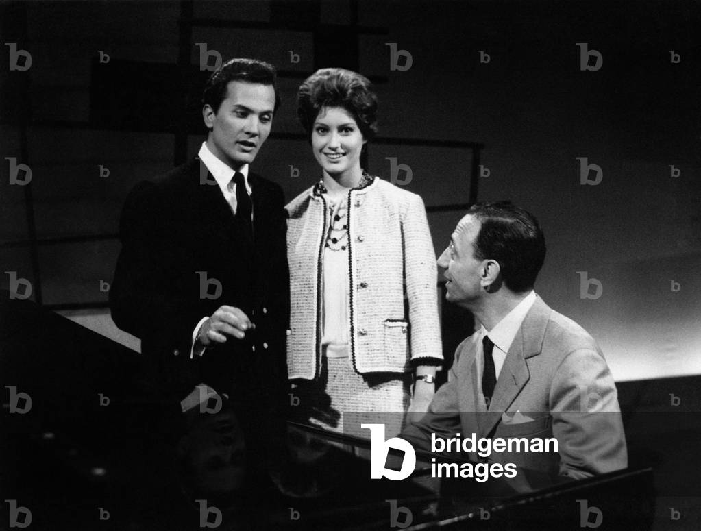 Pat Boone, Antoinette Weynen and Renato Carosone in Il Signore delle 21