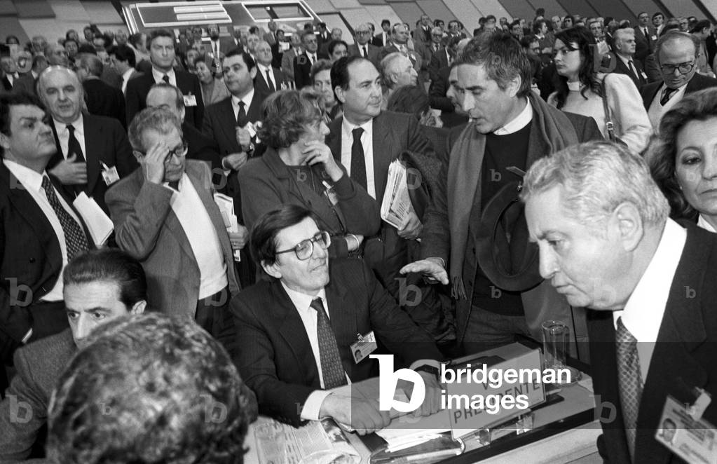 Vincenzo Scotti being celebrated by many colleagues, Rome, Italy, 1984