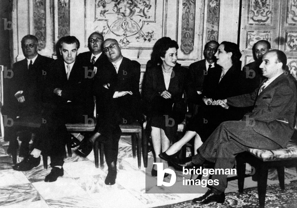 Giovanni Battista Angioletti, Girolamo Comi, Francesco Gabrieli, Mario Sansone, Livia De Stefani, Corrado Indraccolo, Maria Bellonci, Carlo Bernari during a prize-giving