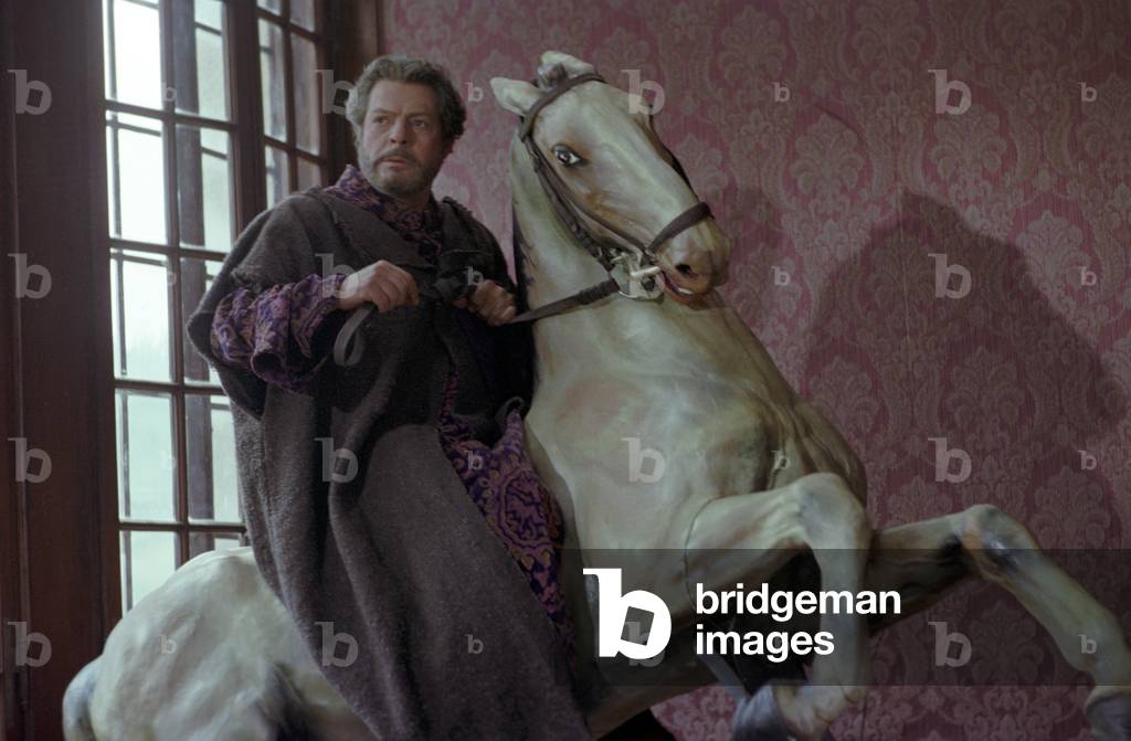 Marcello Mastroianni on the set of the film Henry IV, Italy, 1983 (photo)
