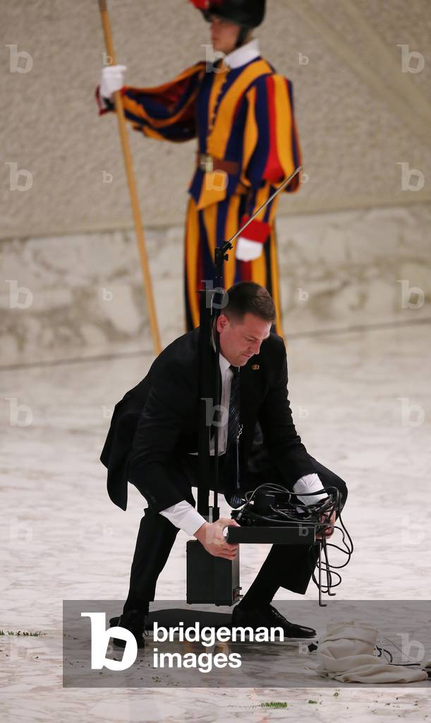 News story: the backstage of Vatican City, Vatican, 2010 (photo)