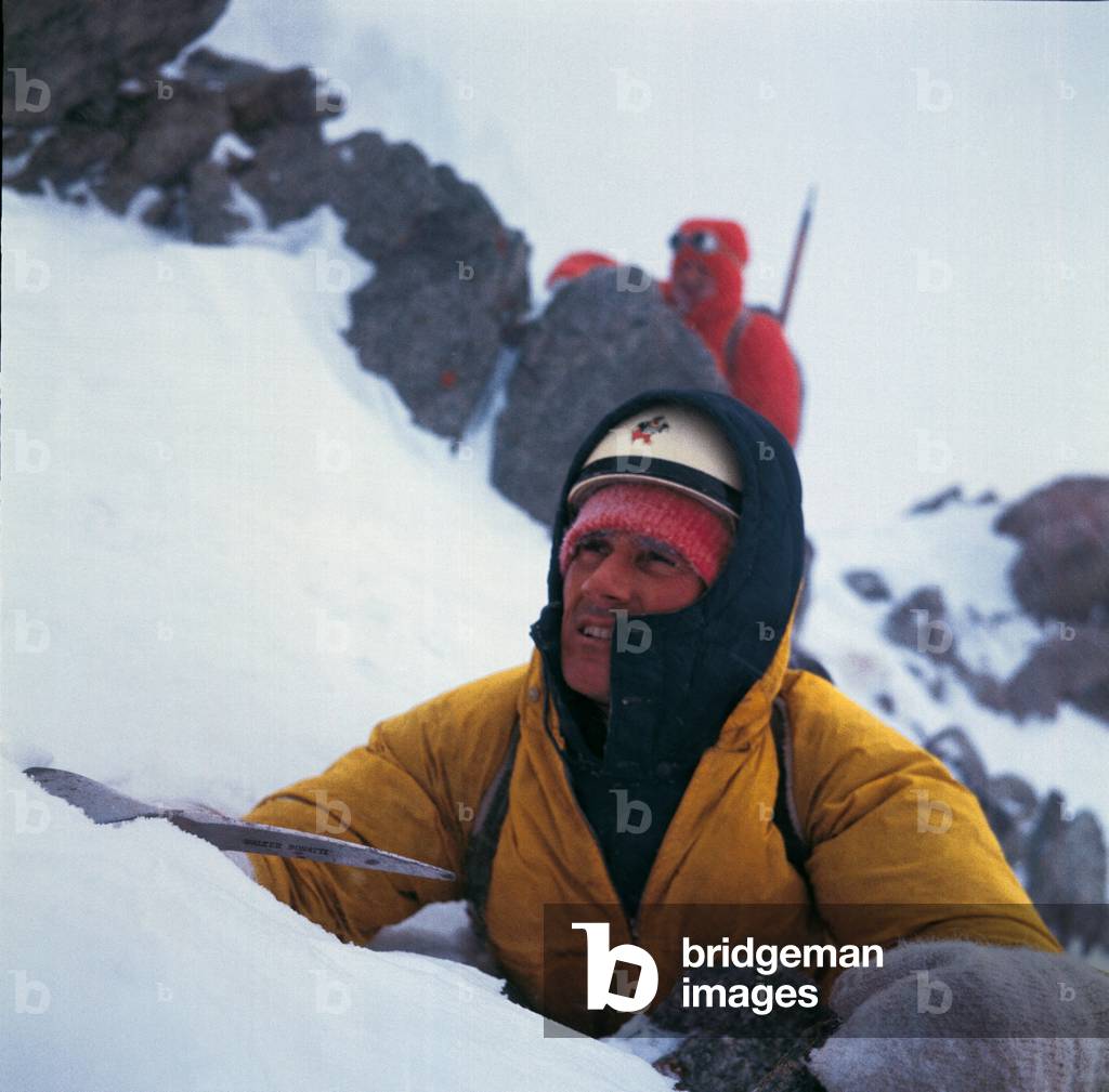 Walter Bonatti climbing the Mont Blanc