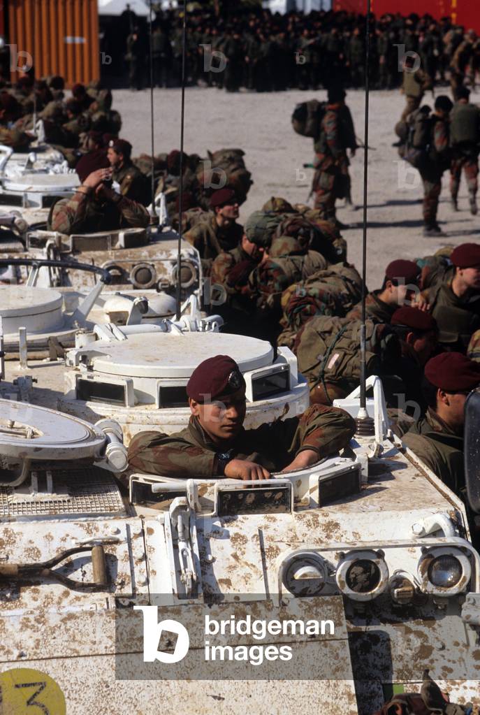 Italian soldier overlooking from a tank
