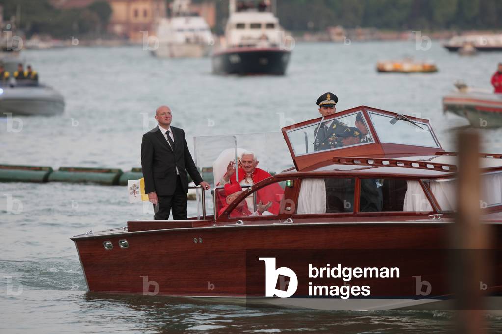 Pope Benedict XVI visiting Venice, Italy, 2010 (photo)