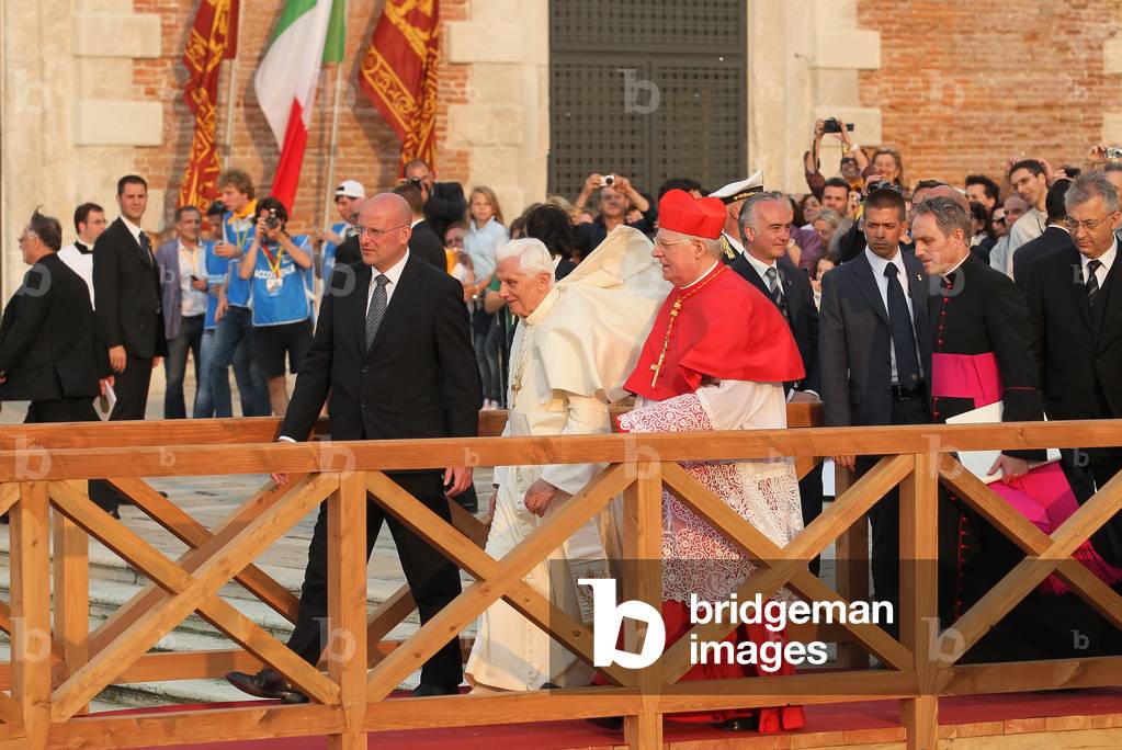 Pope Benedict XVI visiting Venice, Italy, 2010 (photo)