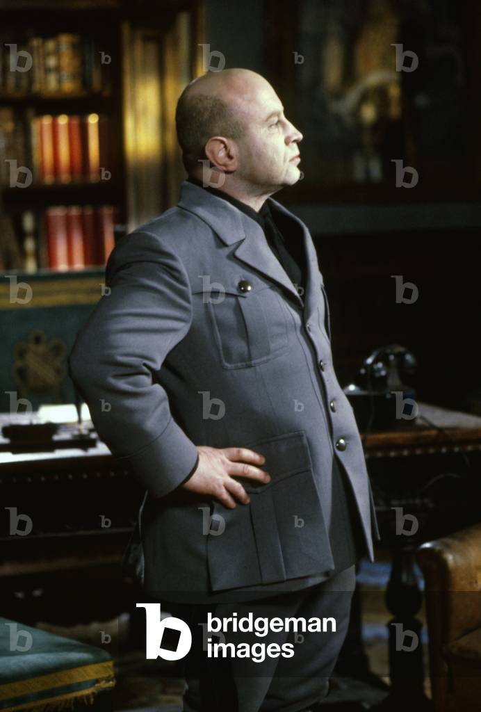 Bob Hoskins in Mussolini and I