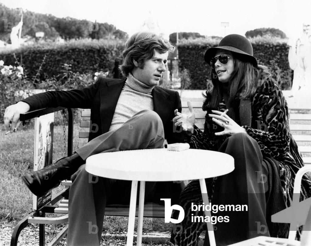 Claudio Lippi chatting with Laura Belli