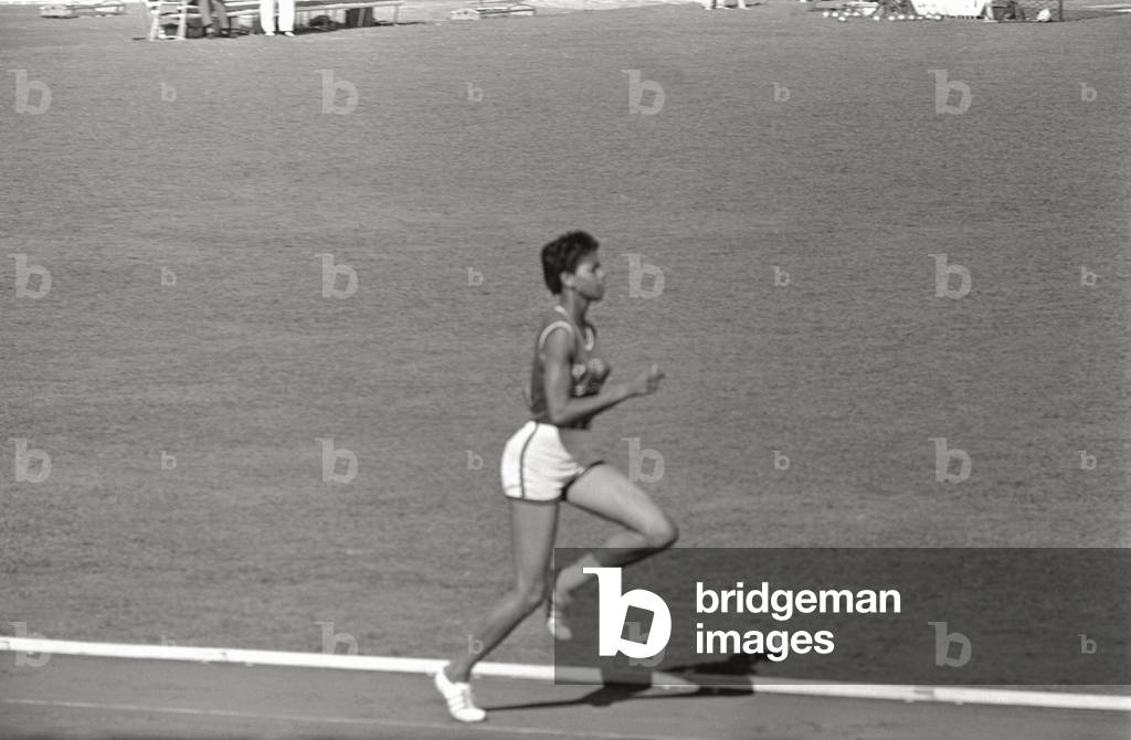 Wilma Rudolph win the 200 metres to Rome Olimpies, 1960 (b/w photo)