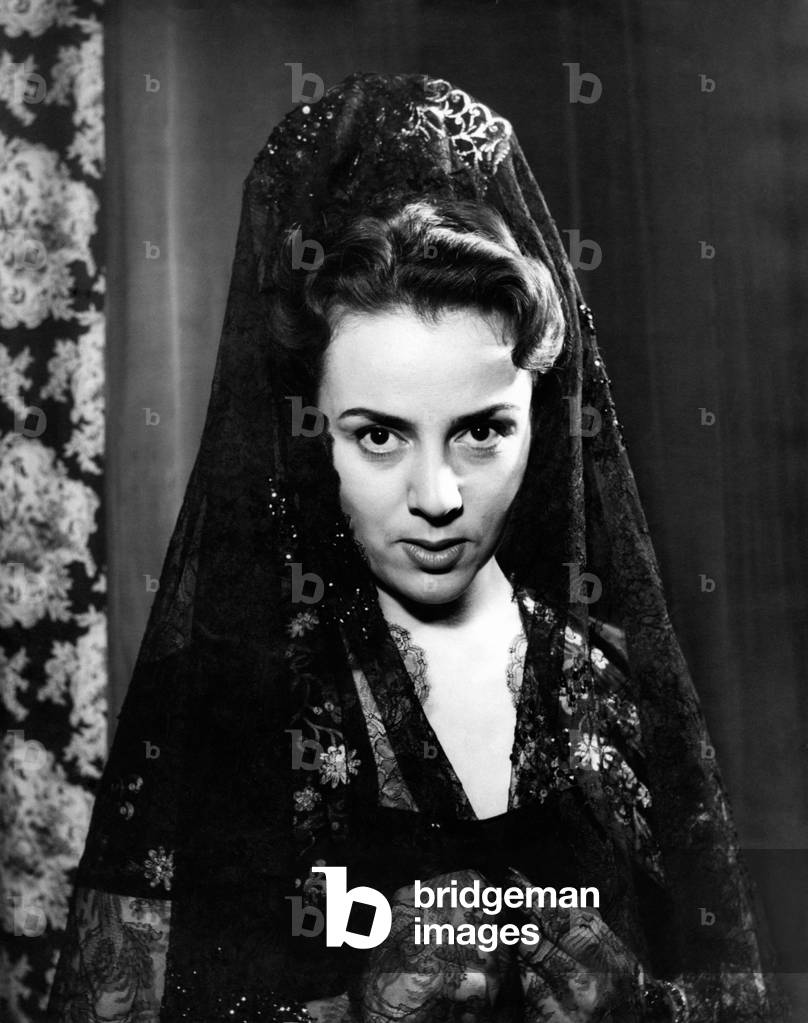 Close-up of Jula De Palma with a black veil (b/w photo)