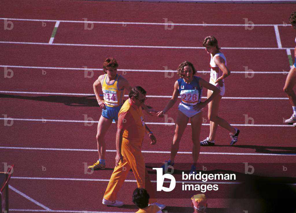 Gabriella Dorio and Fita Lovin on the track, 1984 (photo)
