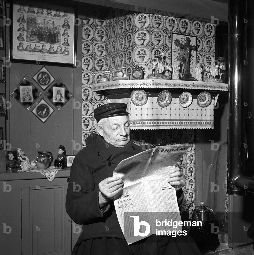 A Dutchman reading a newspaper, Netherlands
