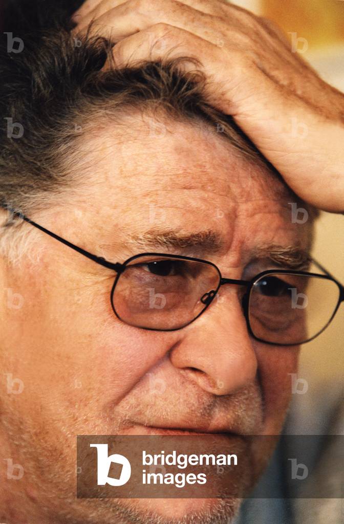 Ermanno Olmi with his hand in his hair