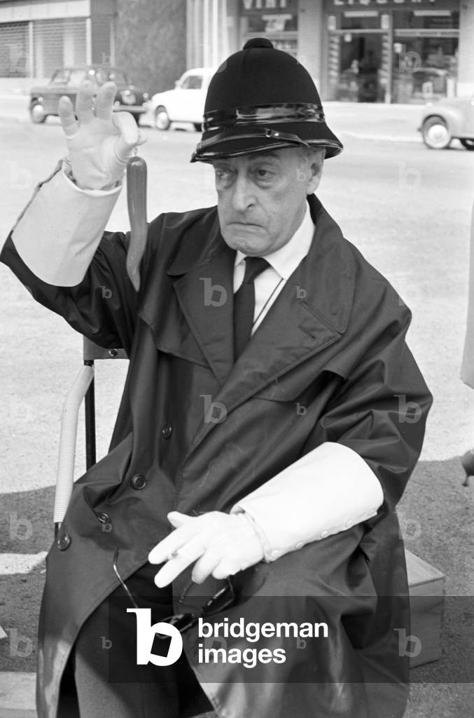 Totò on the set of Le motorizzate, Italy, 1963 (b/w photo)