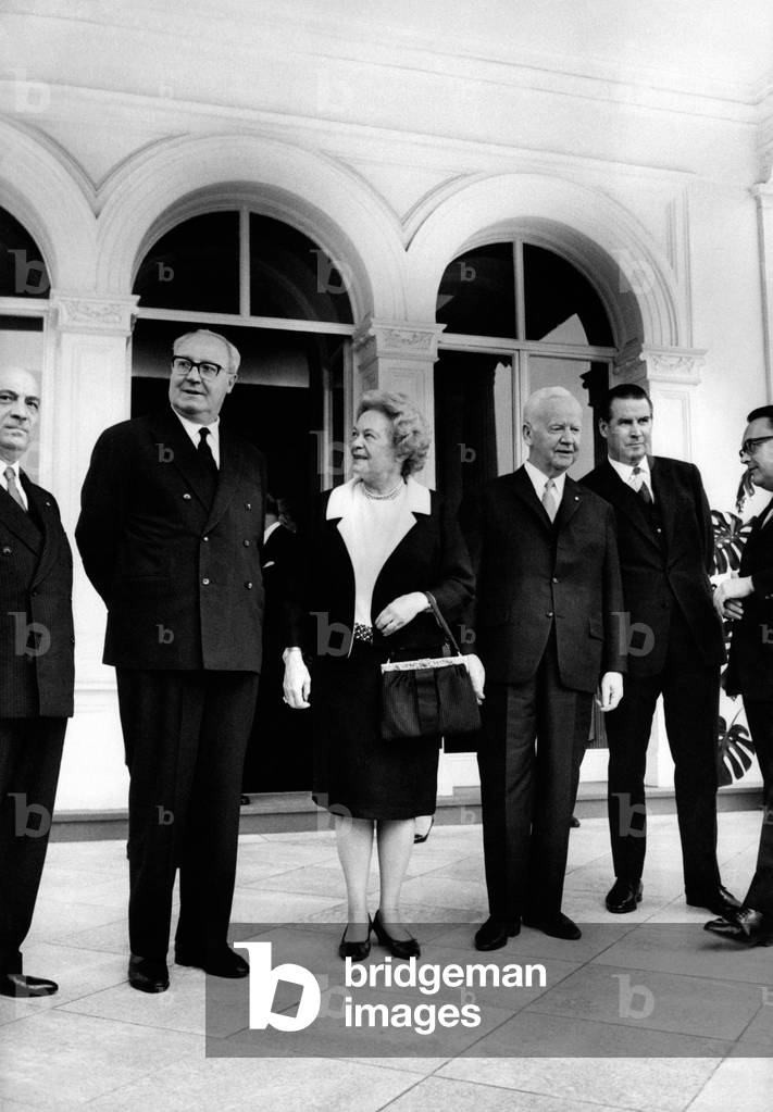 Amintore Fanfani and Giuseppe Saragat meeting Wilhelmine Luebke, Heinrich Luebke, Gerhard Schroeder and Karl-Guenther von Hase