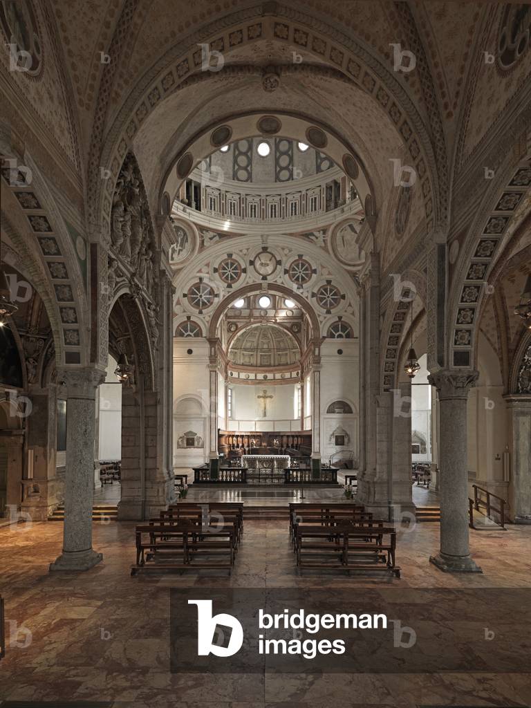 The nave and the apse of the church of Holy Mary of Grace by il Bramante, Milan, Italy (photo)