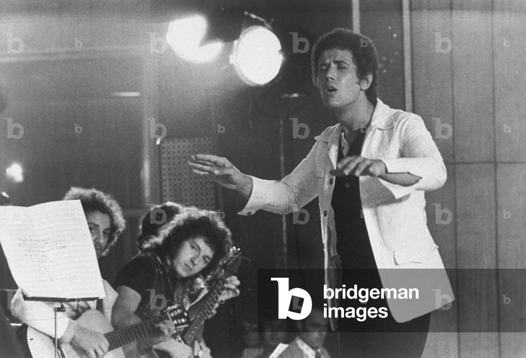 Lucio Battisti conducting Alberto Radius and Damiano Dattoli