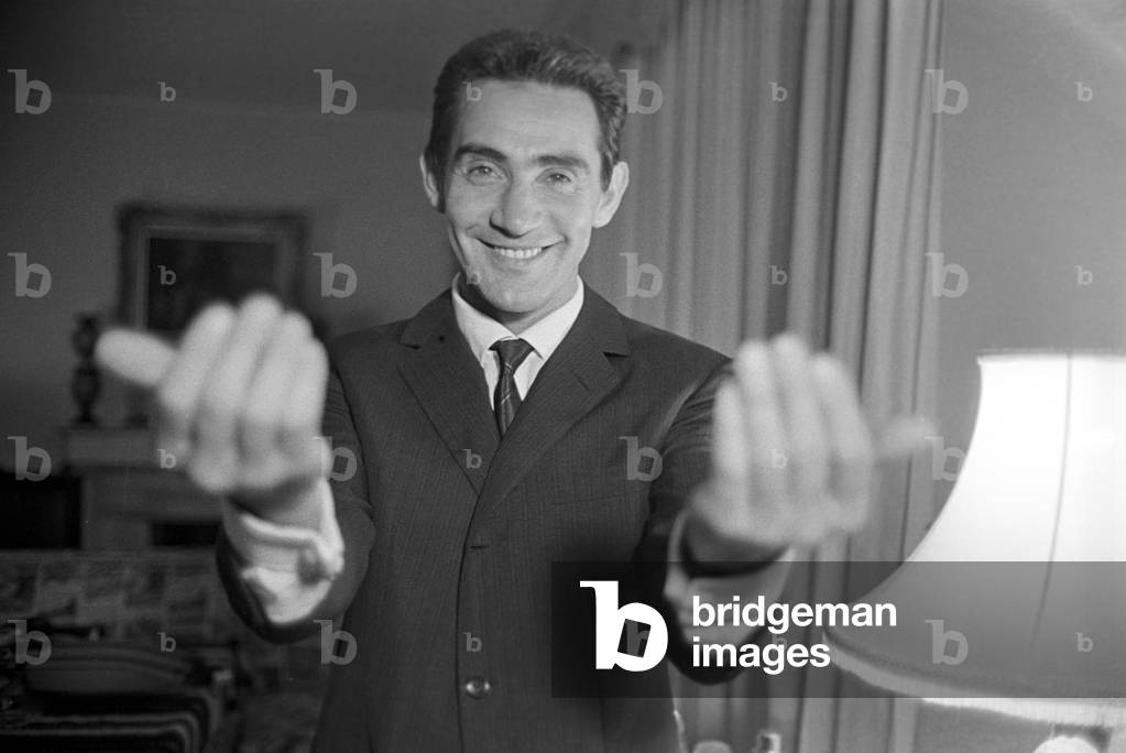 Walter Chiari smiling, Italy, 1959 (b/w photo)