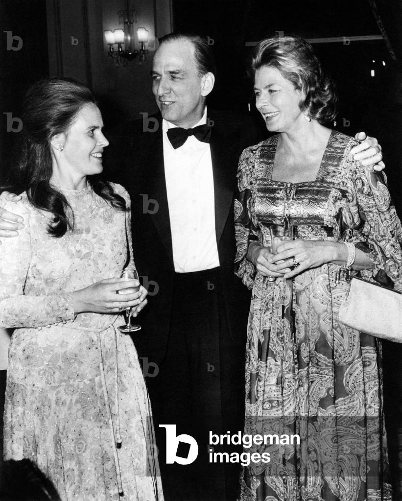 Ingrid Bergman together with Ingmar Bergman and Liv Ullmann, Cannes, France