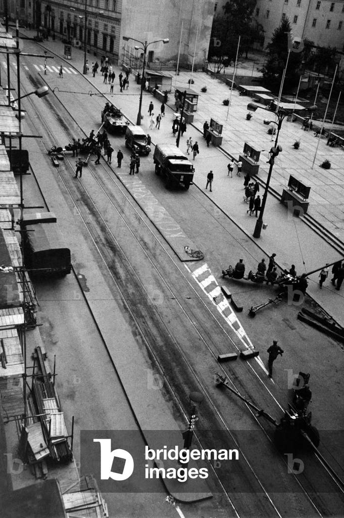 Soviet guns in Prague