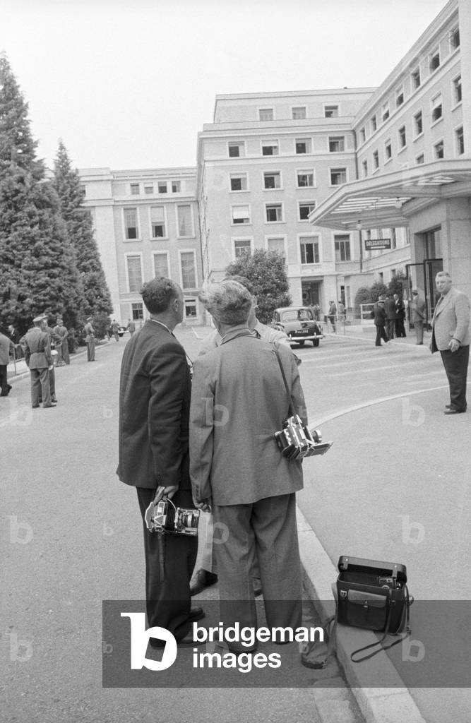 Photographers in front of the Palace of Nations, Geneva, Switzerland