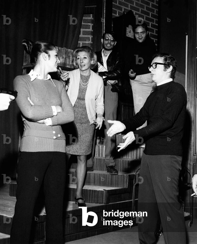 Johnny Dorelli, Catherine Spaak and Irene Aloisi during the rehearsals of the comedy Aspettando Jo