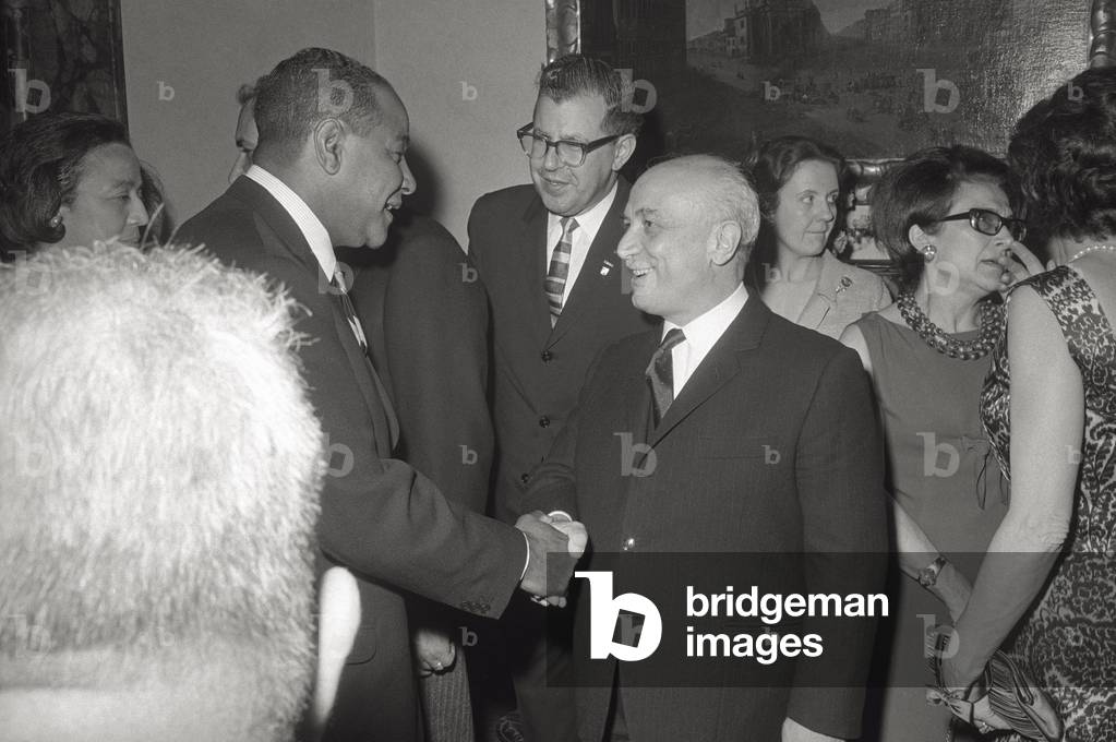 Amintore Fanfani at a meeting