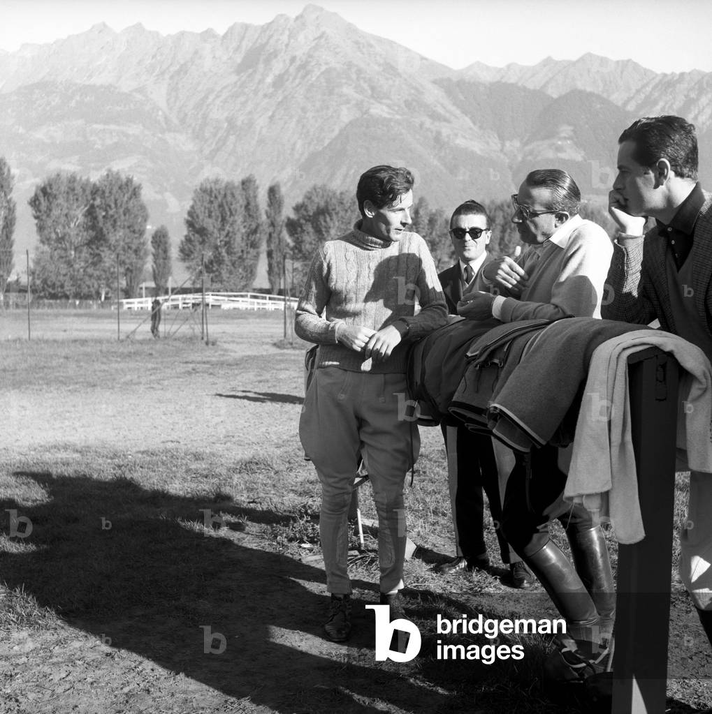 Peter Townsend speaking with other people