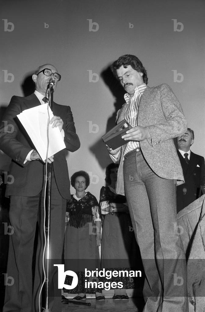 Michele Placido at the Silver Ribbons prize ceremony, Italy, 1975 (b/w photo)
