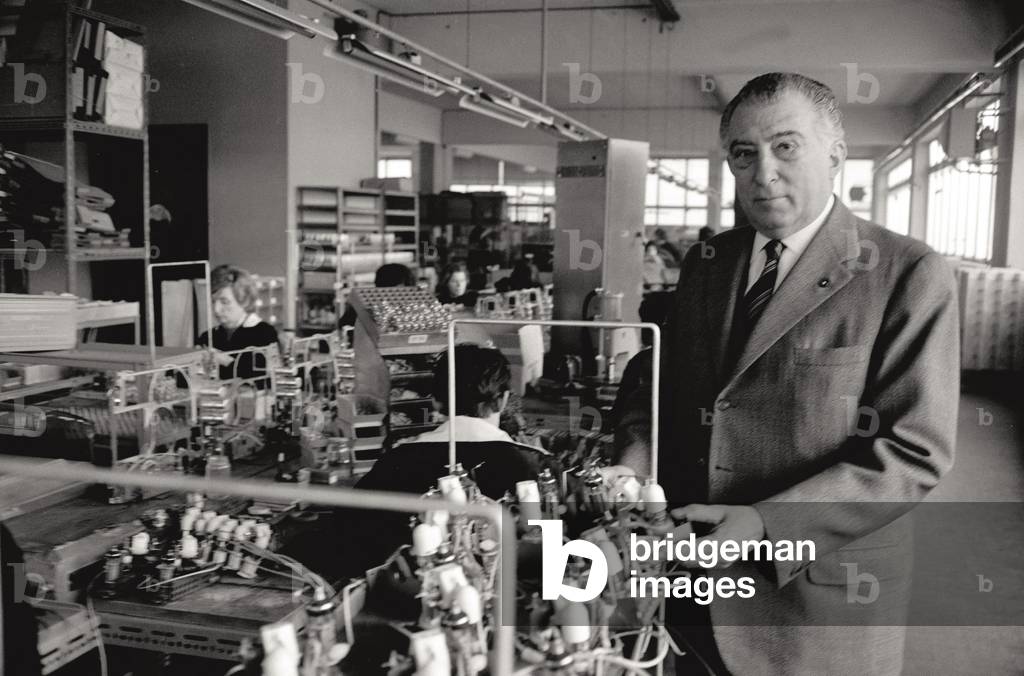 A technic functionary of FIAT Group shows some electrical systems