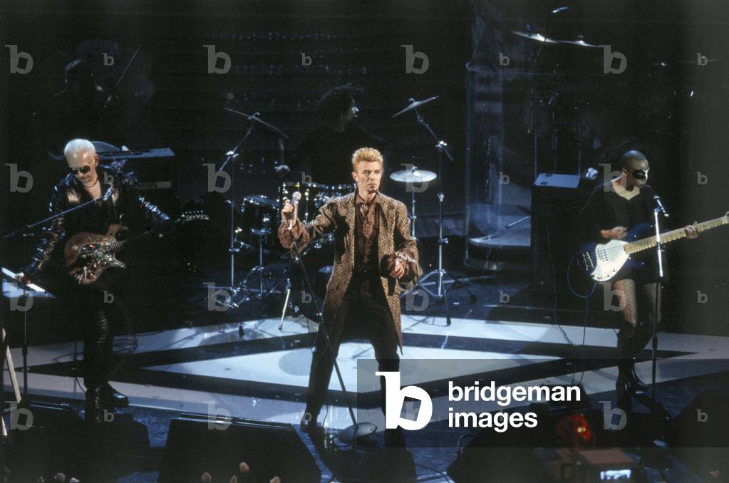 David Bowie singing at the 47th Sanremo Music Festival, 1997 (photo)