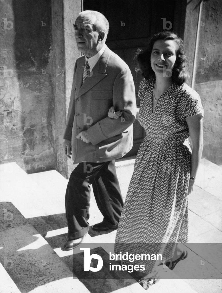 Luigi Federzoni arm in arm with Elena Federzoni