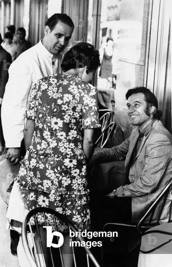 Fred Bongusto smiles at a fan