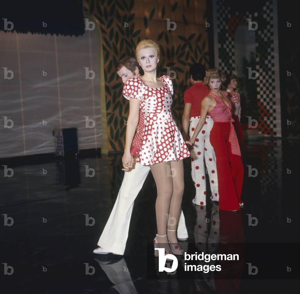 Loretta Goggi dancing at Formula due, Italy