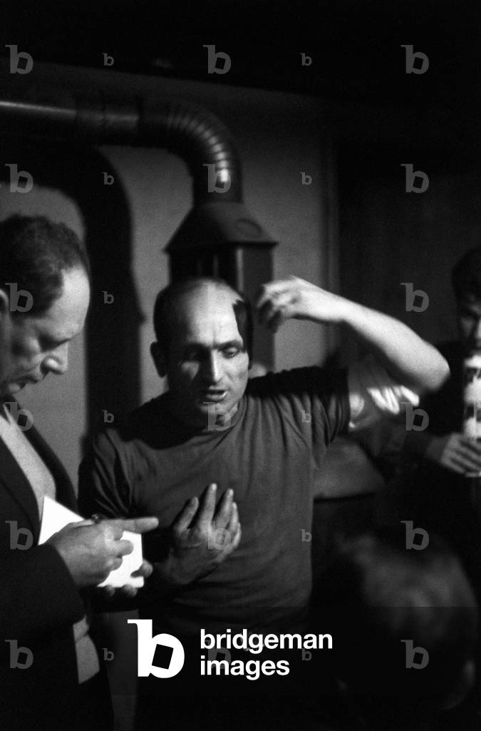 Italian emigrant with a journalist