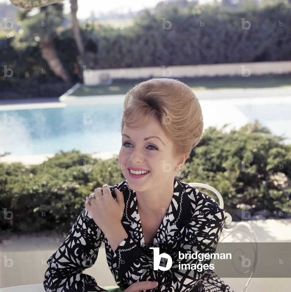 Debbie Raynolds posing, United States, Los Angeles, 1964 (photo)