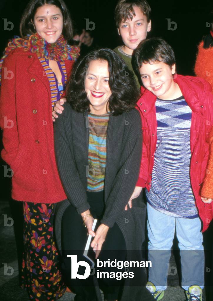 Angela Missoni with her three children, 1990 (photo)