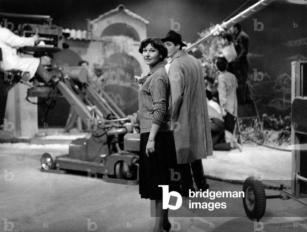 Tatiana Farnese and Vittorio Gassman on the set of Il mattatore