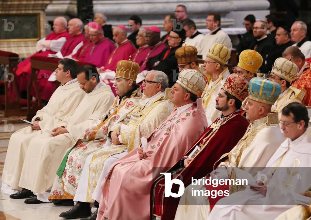 Pope Francis and the Armenian devoted (photo)