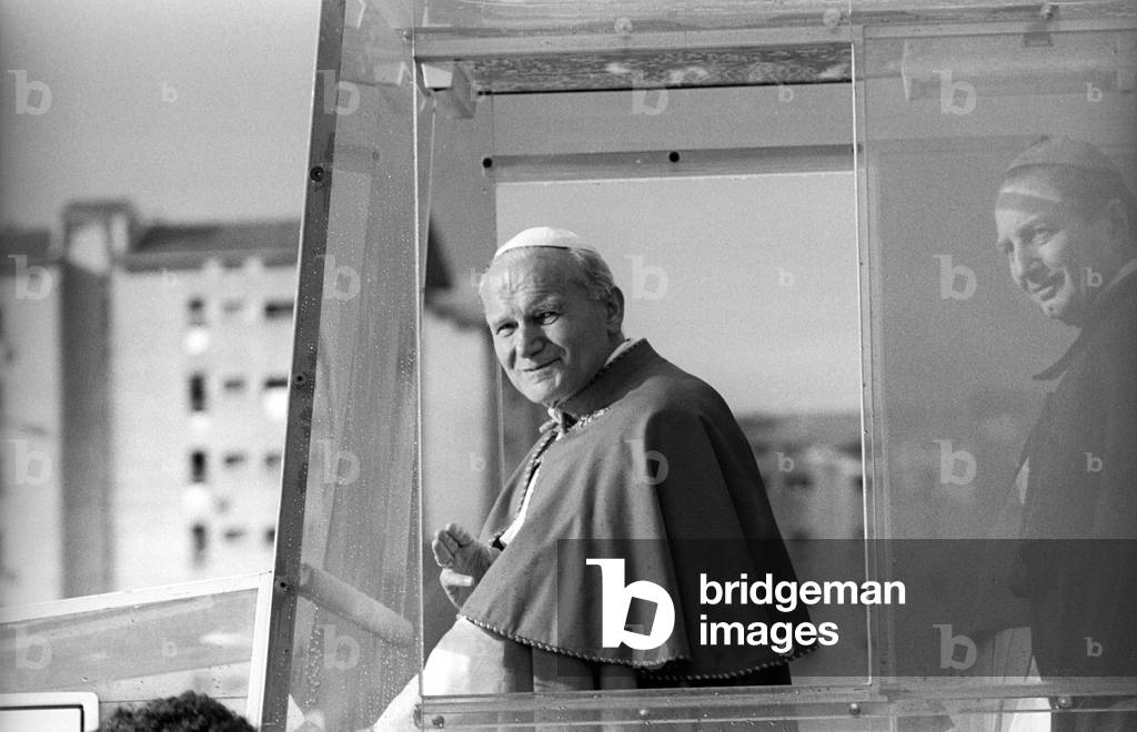 Pope John Paul II and Carlo Maria Martini greeting the crowd