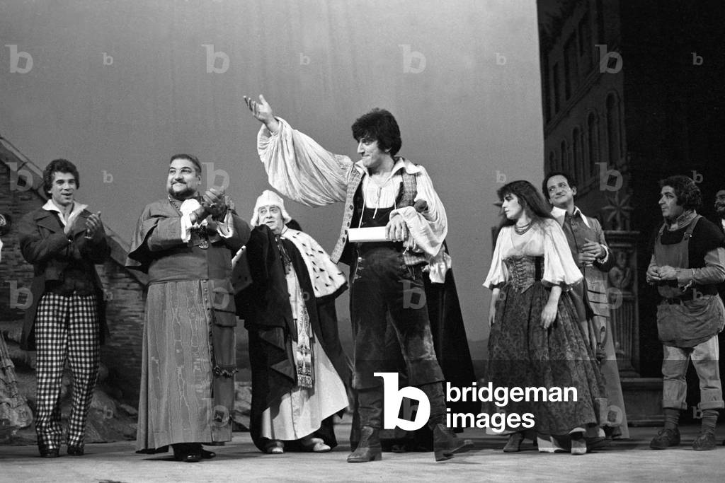 Gigi Proietti in the Commedia di Gaetanaccio, Italy, 1978 (b/w photo)