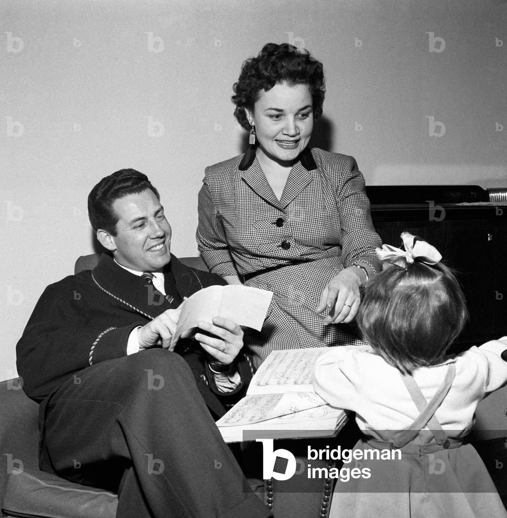 Nicola Filacuridi with his wife and his daughter,  Milan, Italy