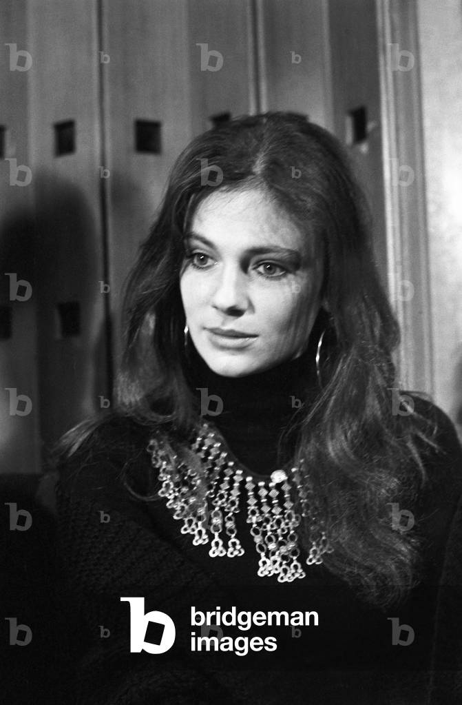 Jacqueline Bisset posing, United Kingdom, 1970 (b/w photo)